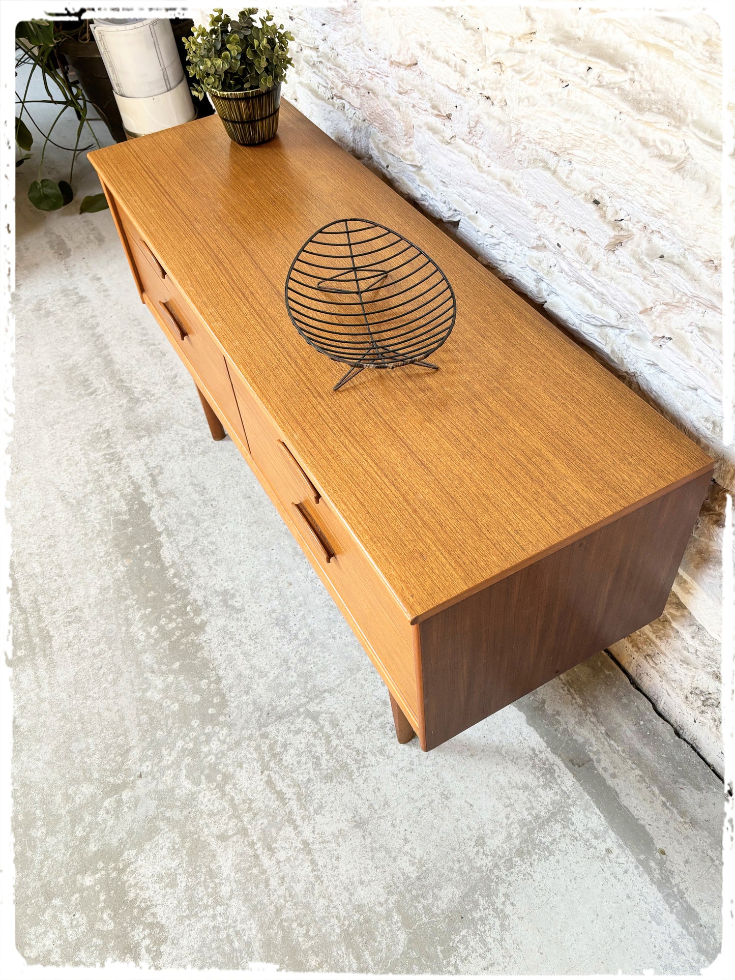 Petite Enfilade Basse Austinsuite Vintage Style Scandinave en Teck