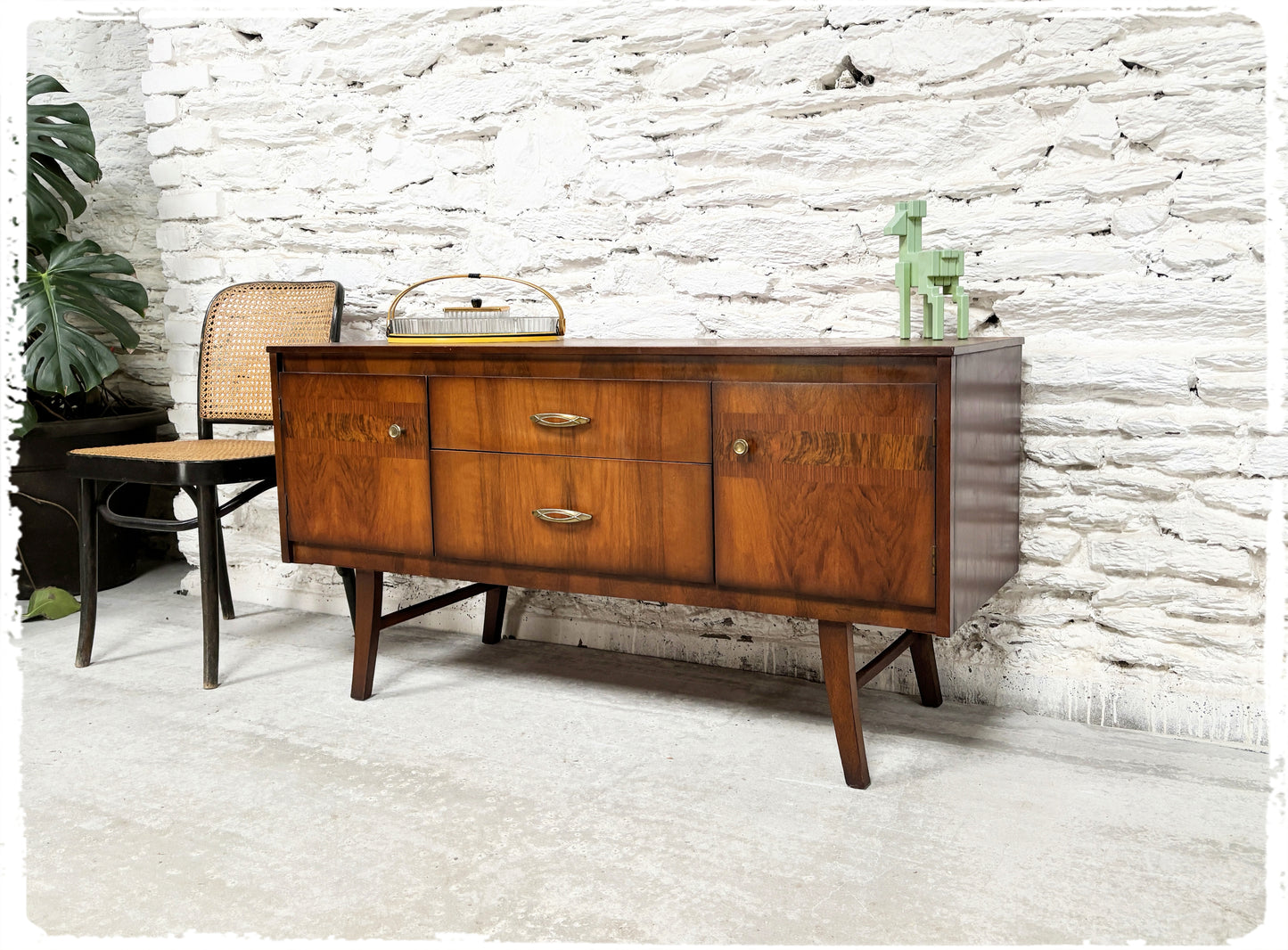 Petite Enfilade Basse Vintage en Palissandre Pieds Compas