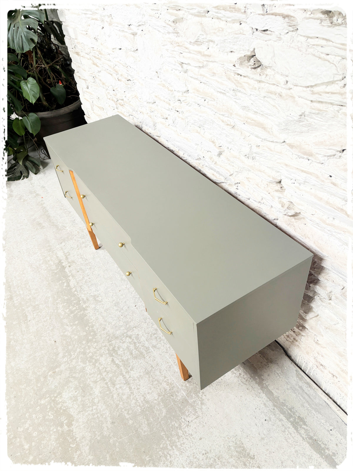 Enfilade Basse Vintage Pieds Fuseaux Revisitée Gris Vert