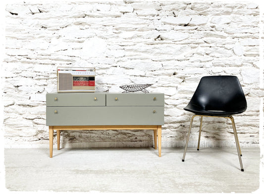 Petite Enfilade Basse Vintage Pieds Fuseaux