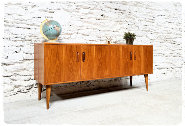 Enfilade Basse Vintage Style Scandinave en Teck Pieds Fuseaux
