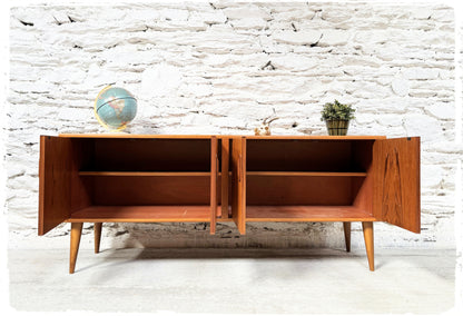 Enfilade Basse Vintage Style Scandinave en Teck Pieds Fuseaux
