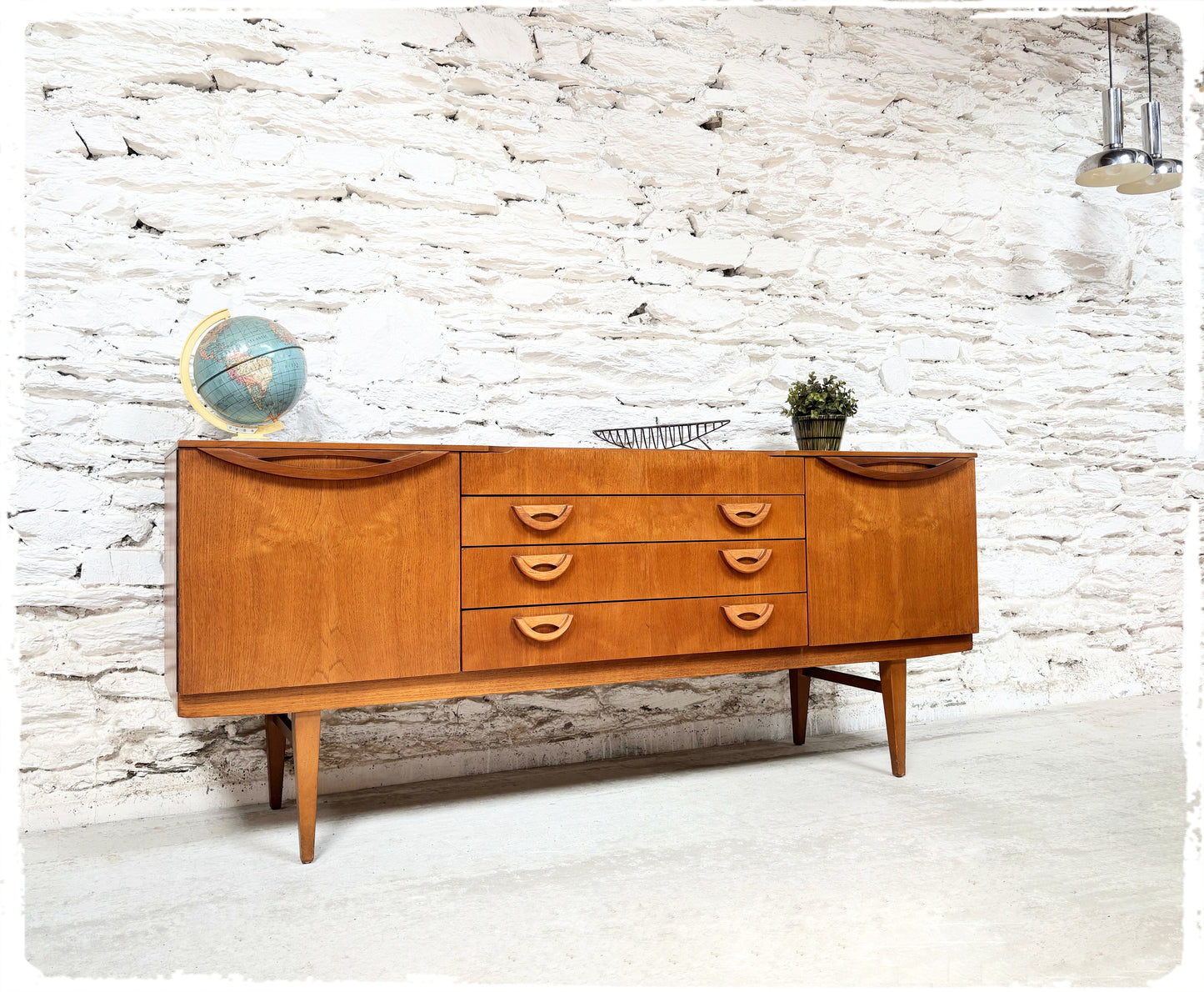 Enfilade Vintage Style Scandinave Beautility en Teck