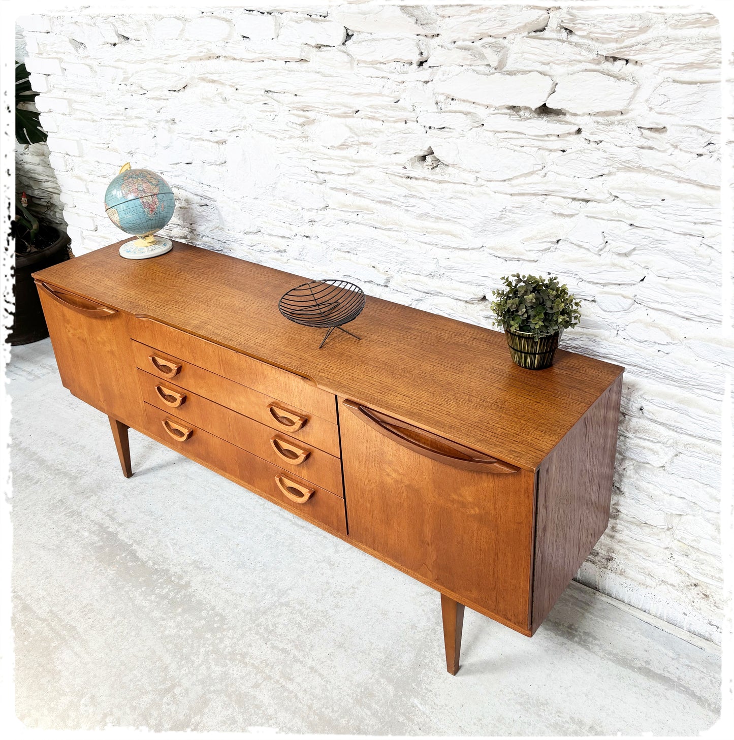 Enfilade Vintage Style Scandinave Beautility en Teck