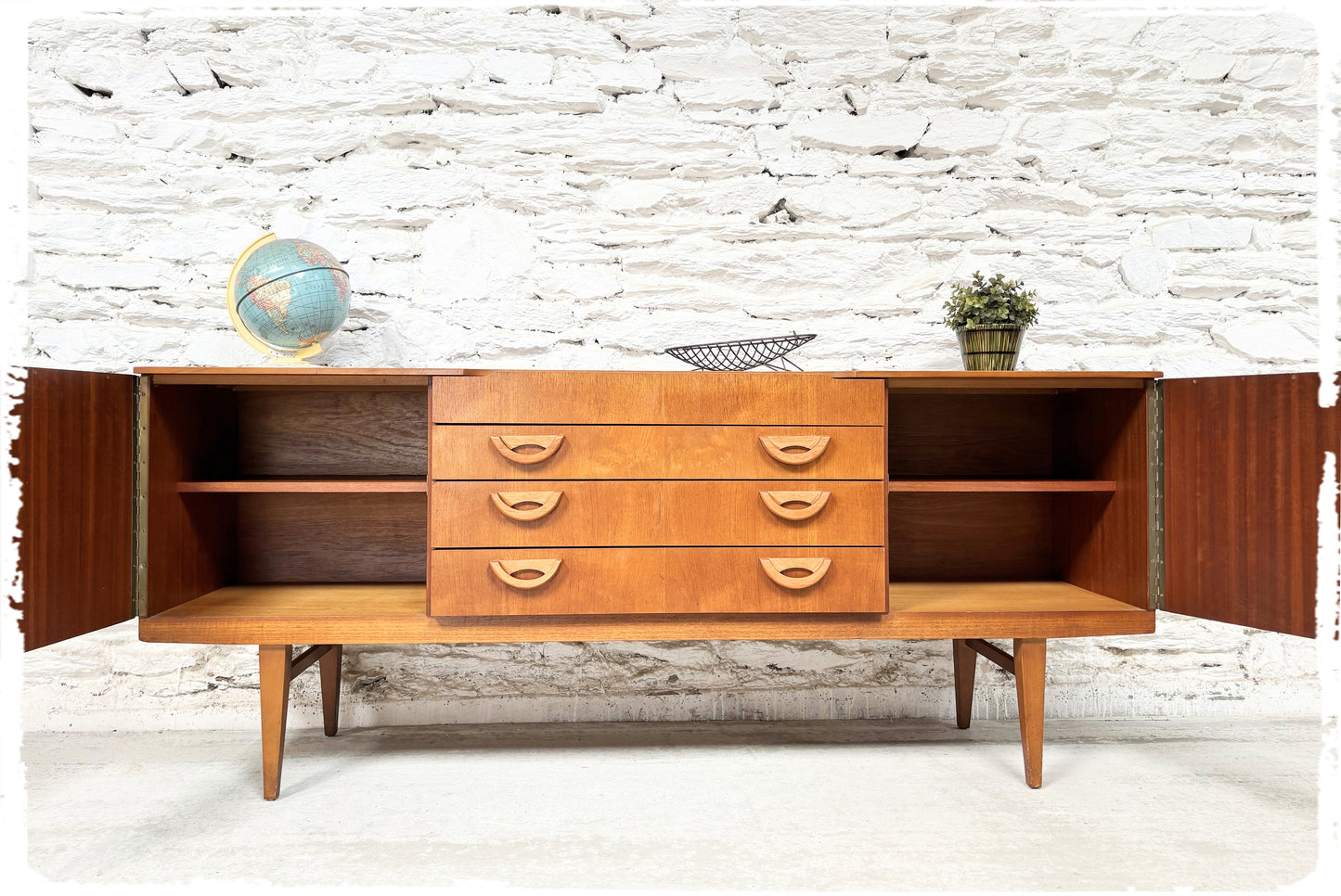 Enfilade Vintage Style Scandinave Beautility en Teck