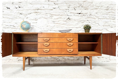 Enfilade Vintage Style Scandinave Beautility en Teck