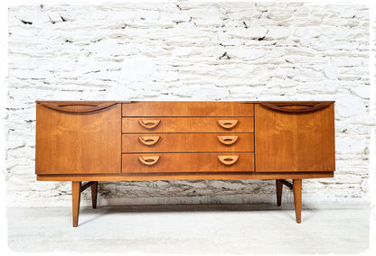 Enfilade Vintage Style Scandinave Beautility en Teck