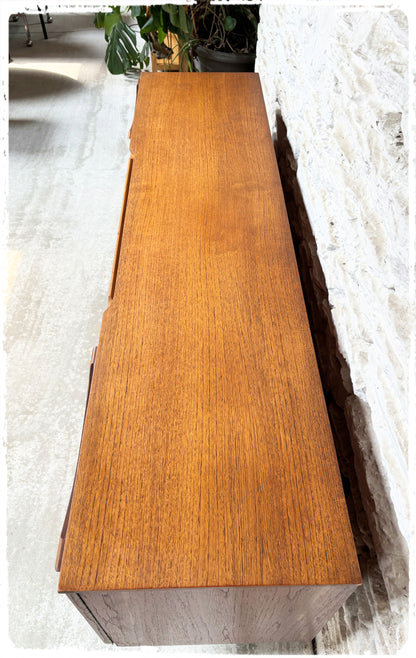 Enfilade Vintage Style Scandinave Beautility en Teck