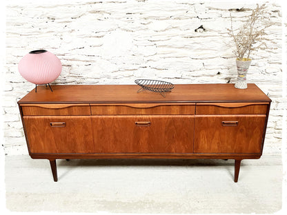 Enfilade Sideboard Vintage Midcentury en Teck