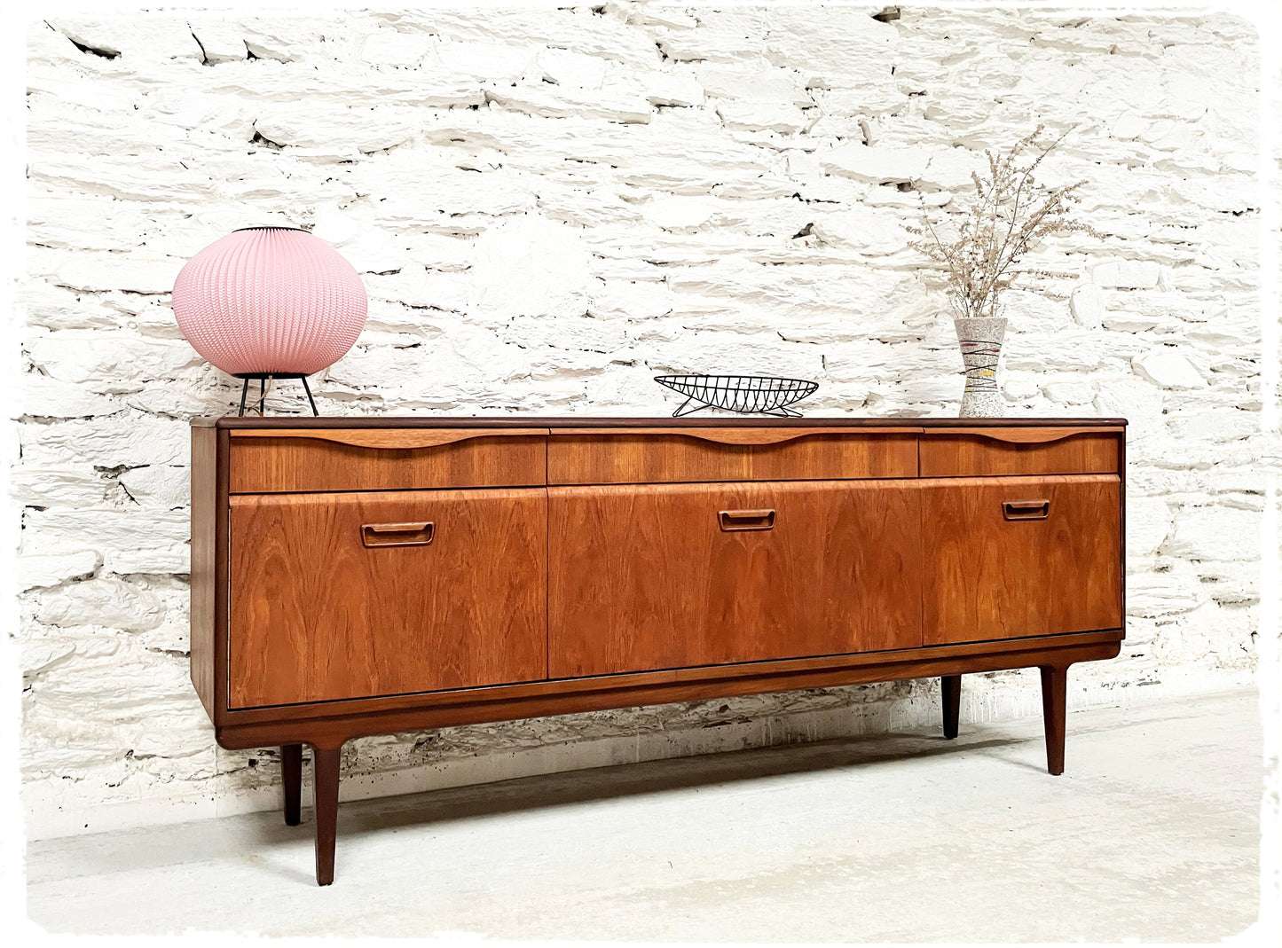 Enfilade Sideboard Vintage Midcentury en Teck