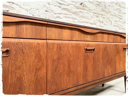 Enfilade Sideboard Vintage Midcentury en Teck
