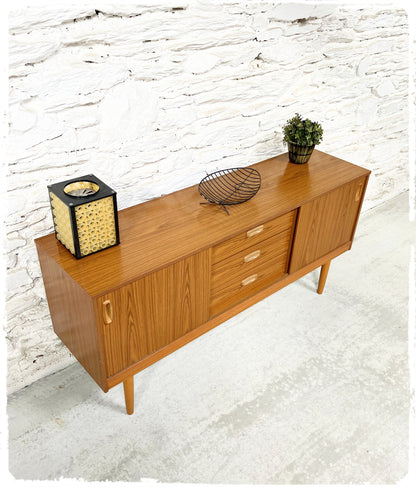 Enfilade Style Scandinave Vintage Pieds Fuseaux