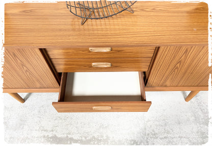 Enfilade Style Scandinave Vintage Pieds Fuseaux