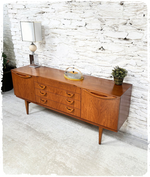 Enfilade Vintage Style Scandinave Beautility en Teck