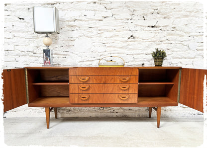 Enfilade Vintage Style Scandinave Beautility en Teck