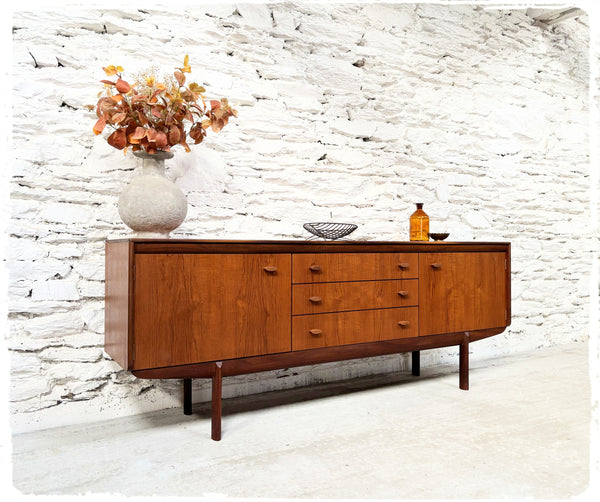 Enfilade Vintage en Teck & Afromosia White & Newton