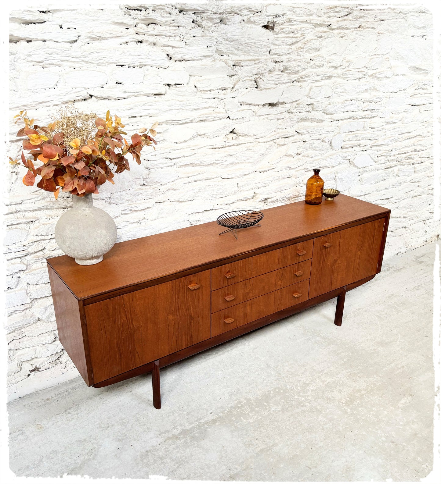 Enfilade Vintage en Teck & Afromosia White & Newton