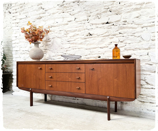 Enfilade Vintage en Teck & Afromosia White & Newton