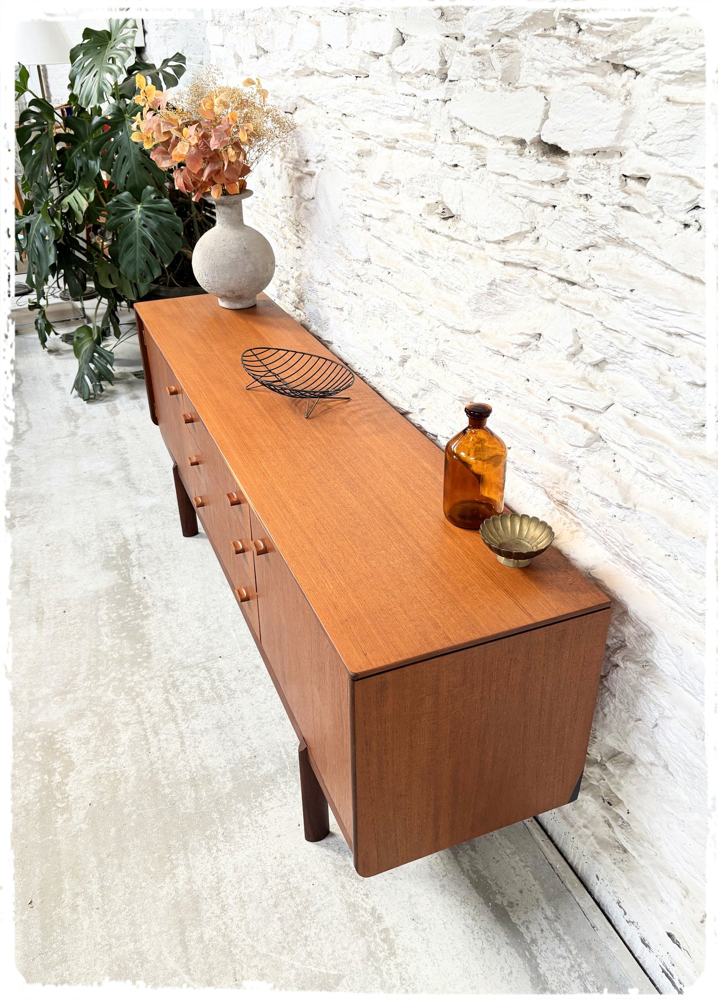 Enfilade Vintage en Teck & Afromosia White & Newton