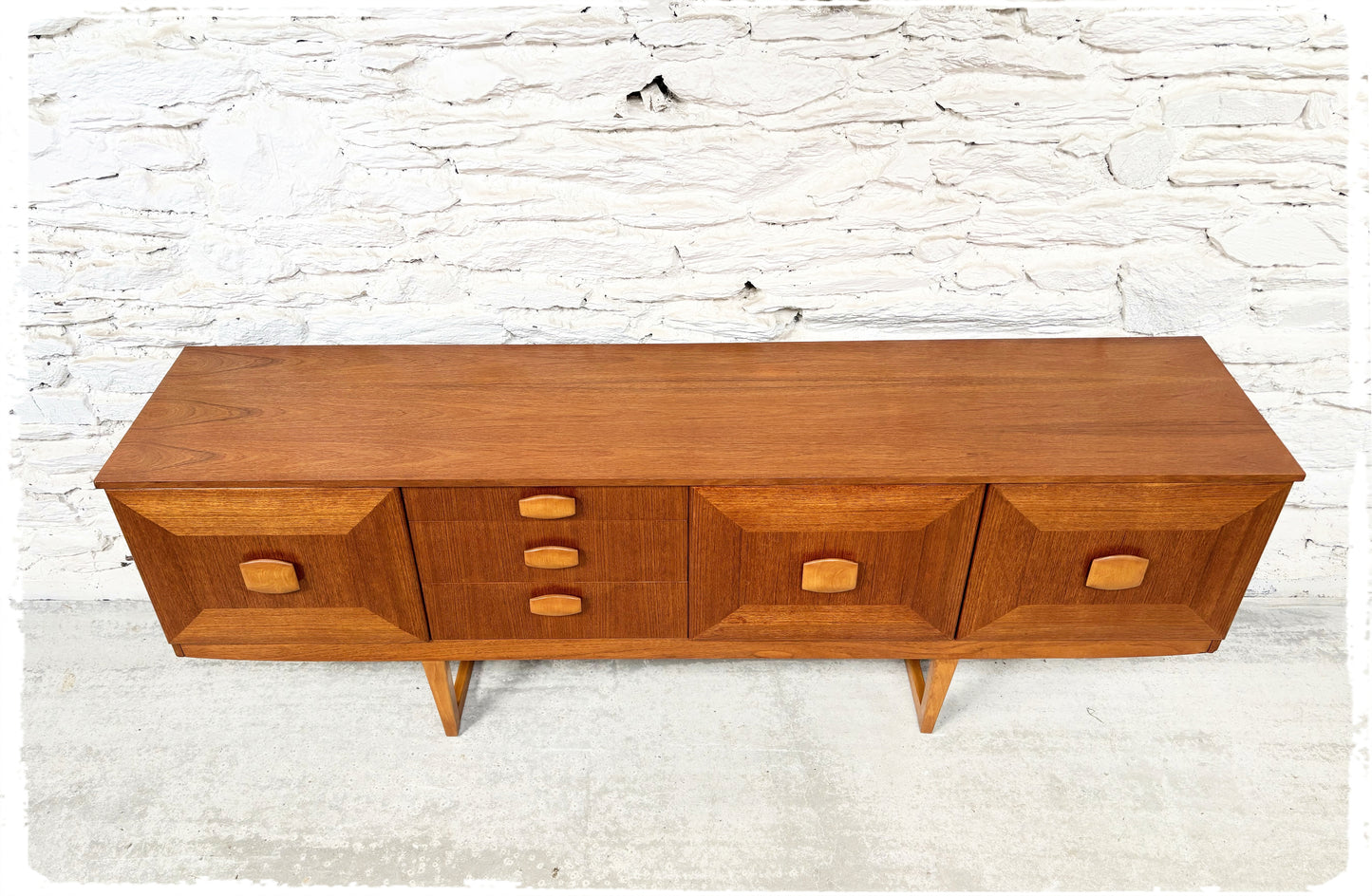 Enfilade Vintage en Teck Stonehill