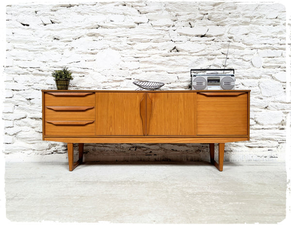 Enfilade Vintage Pieds Traineaux