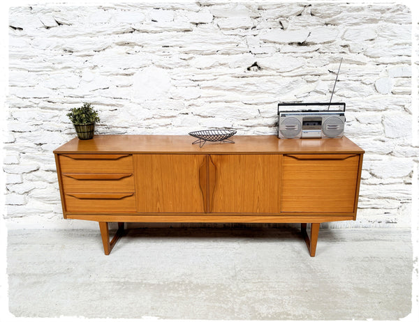 Enfilade Vintage Pieds Traineaux