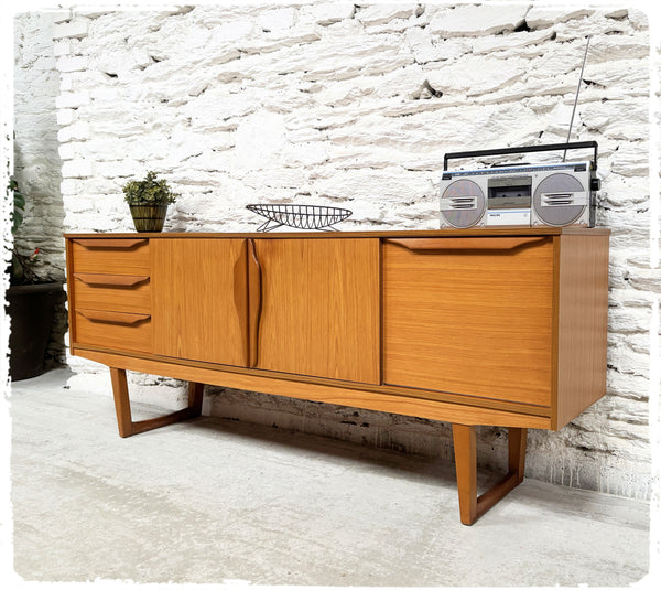 Enfilade Vintage Pieds Traineaux