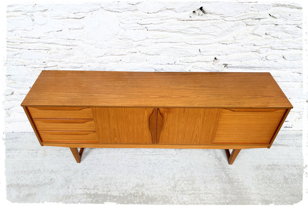 Enfilade Vintage Pieds Traineaux