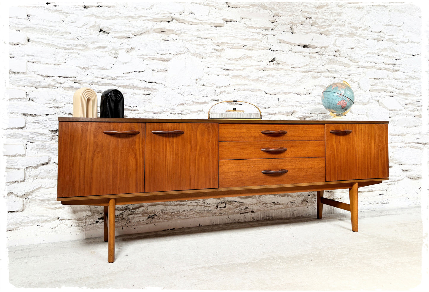 Enfilade Vintage Style Scandinave Avalon en Teck