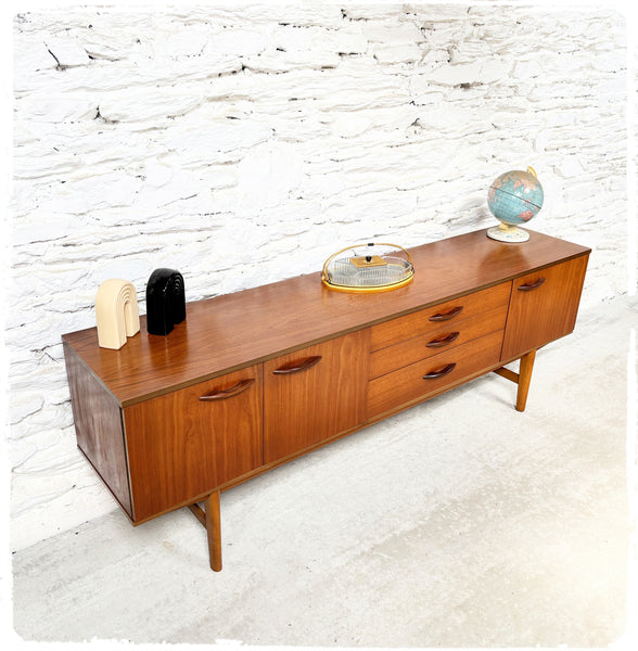 Enfilade Vintage Style Scandinave Avalon en Teck