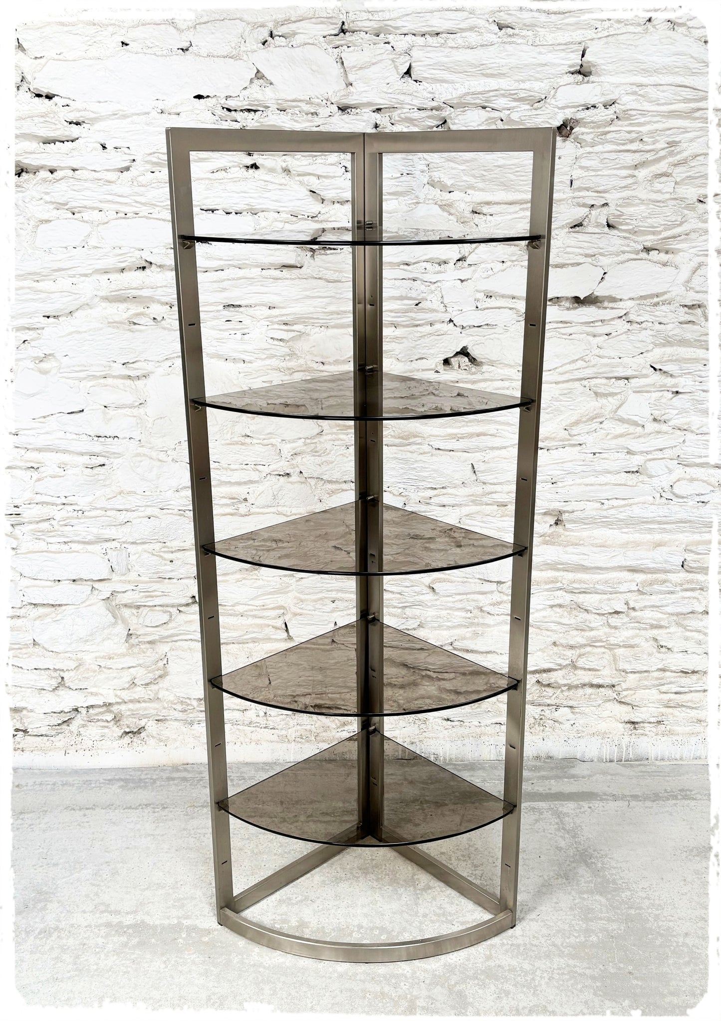 Grande Étagère Bibliothèque d'Angle Vintage Années 70  Métal Brossé et Verre Fumé