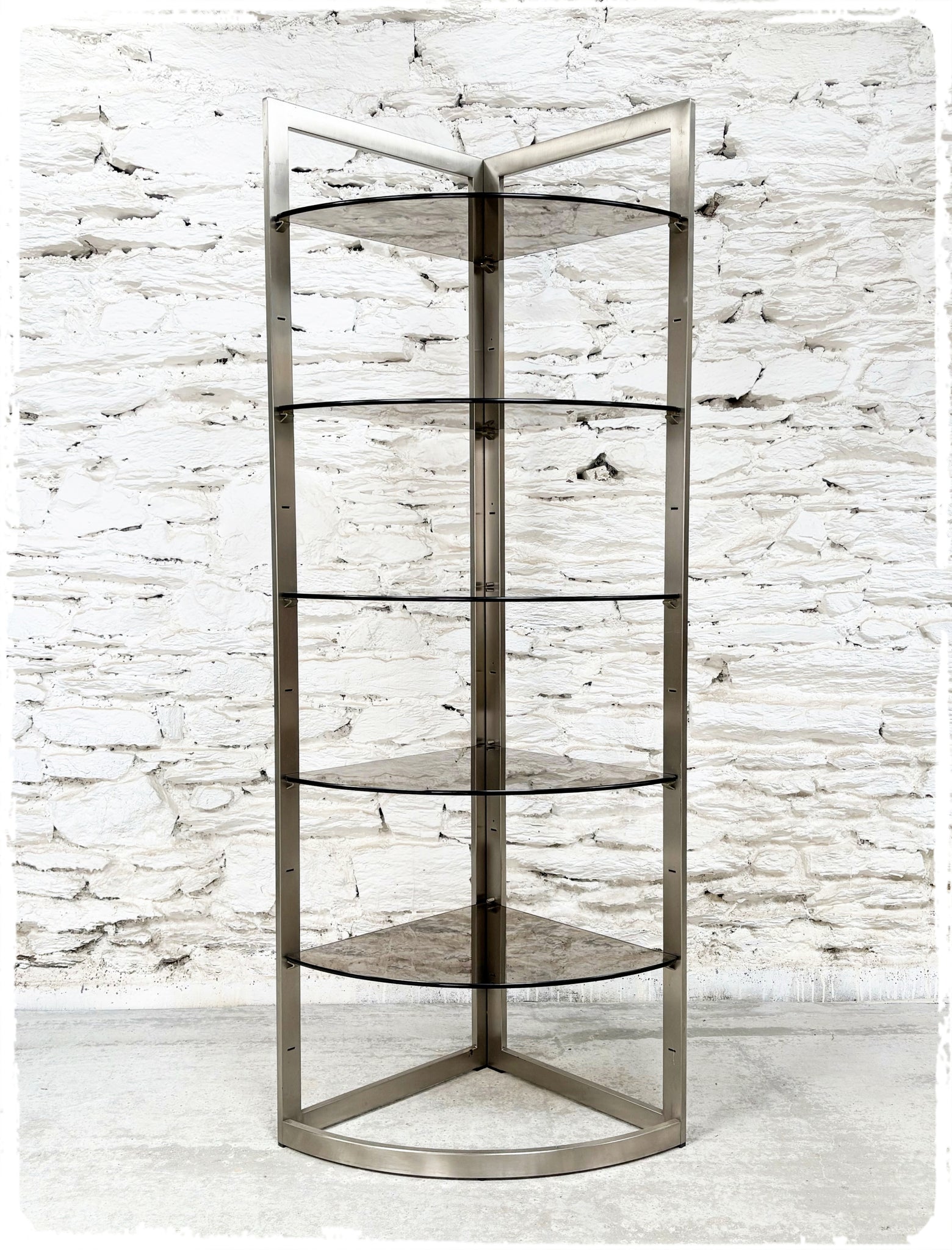 Grande Étagère Bibliothèque d'Angle Vintage Années 70  Métal Brossé et Verre Fumé