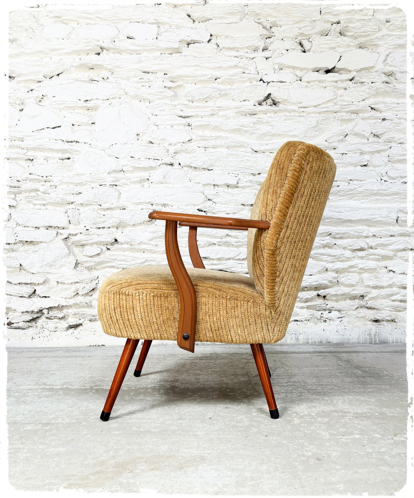 Fauteuil Cocktail Vintage à Accoudoirs Pieds Compas