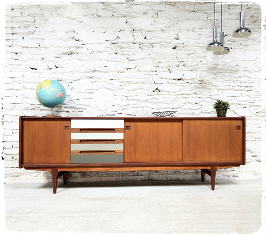 Grande Enfilade Vintage en Teck SIMAT