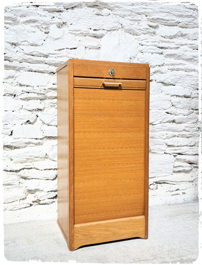 Meuble Bas Classeur Simple Vintage à Rideau en Bois Doré
