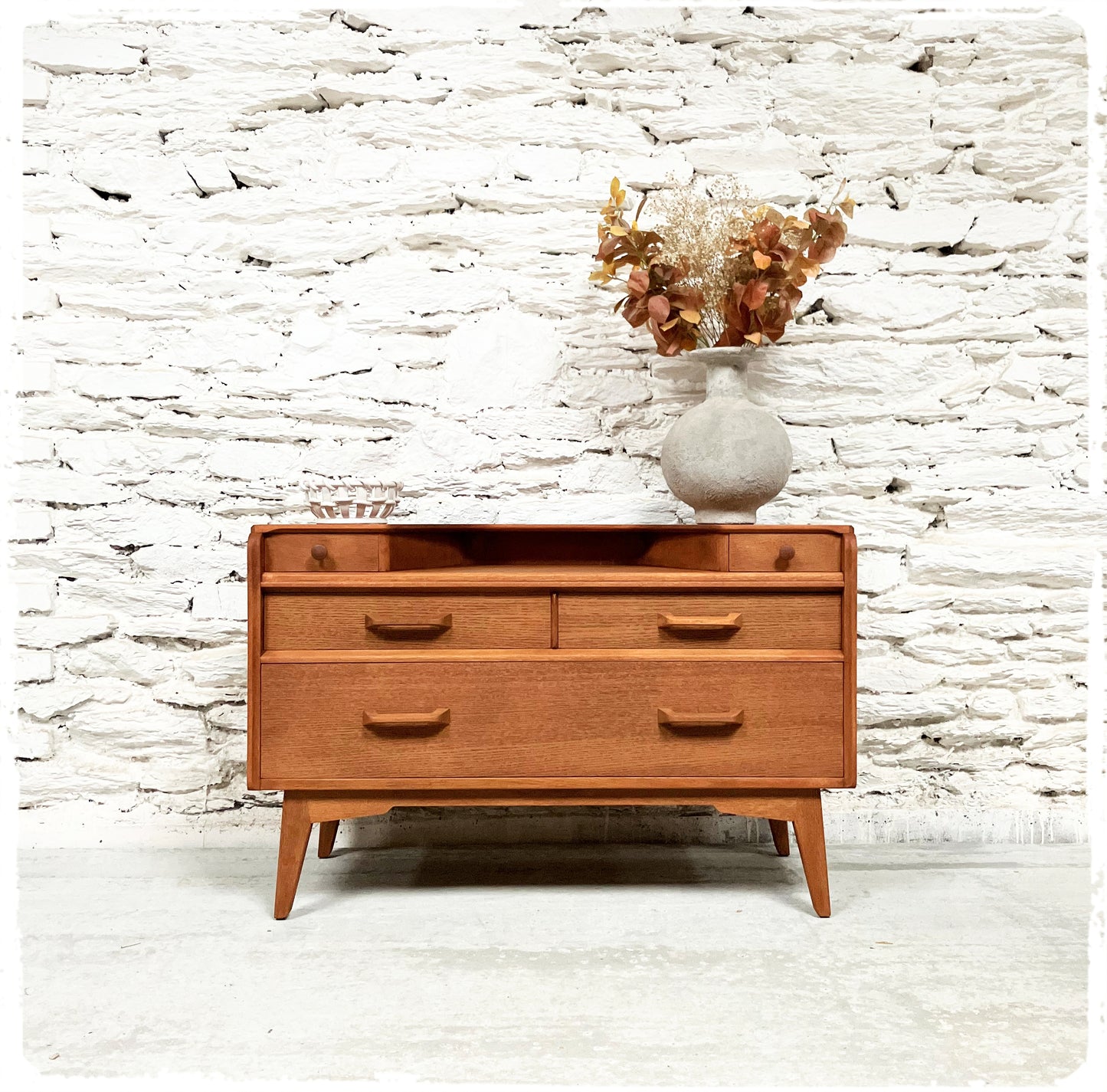 Meuble Bas Commode Vintage Pieds Compas en Teck G PLAN