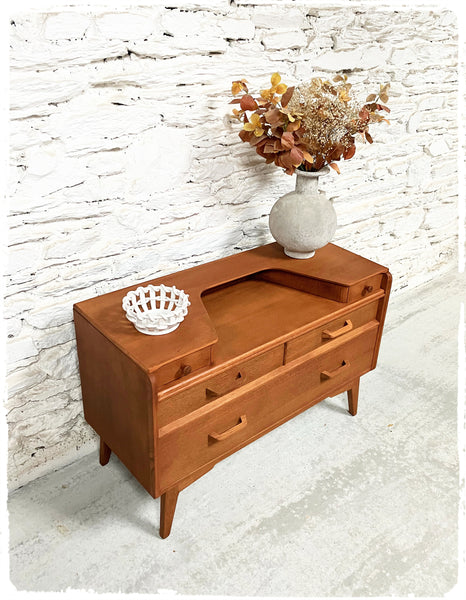 Meuble Bas Commode Vintage Pieds Compas en Teck G PLAN