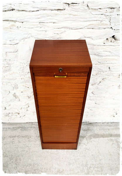 Meuble Classeur Simple Vintage à Rideau en Bois Exotique