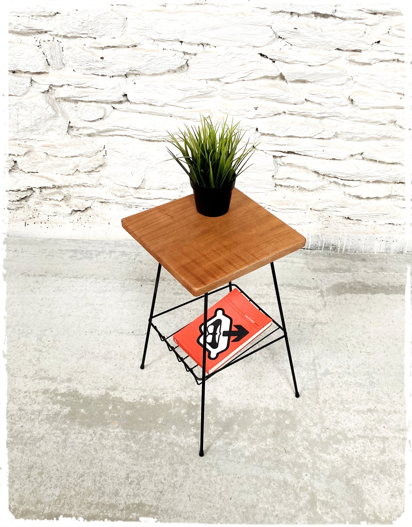 Meuble d'Appoint Bout de Canapé Vintage Moderniste
