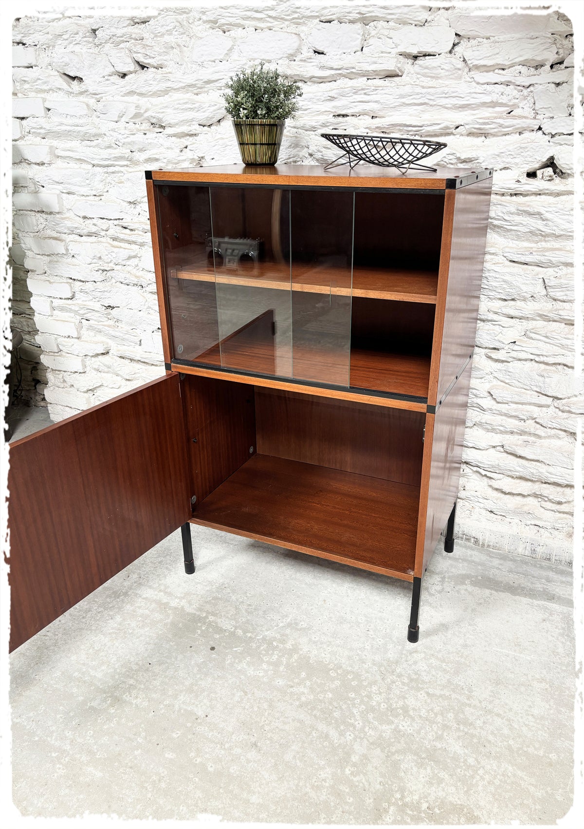 Meuble Vitrine et Rangement Vintage ARP Minvielle Années 50