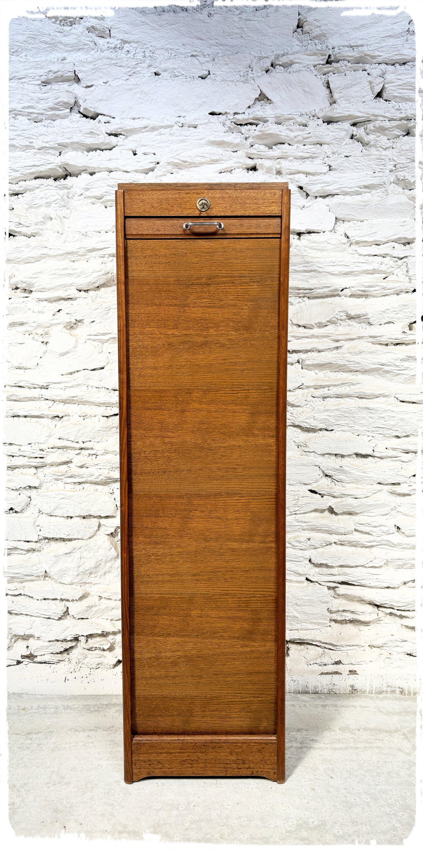 Grand Meuble Classeur Simple Vintage à Rideau
