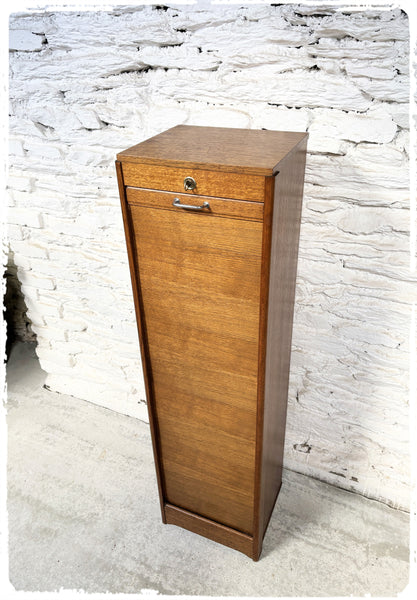 Grand Meuble Classeur Simple Vintage à Rideau