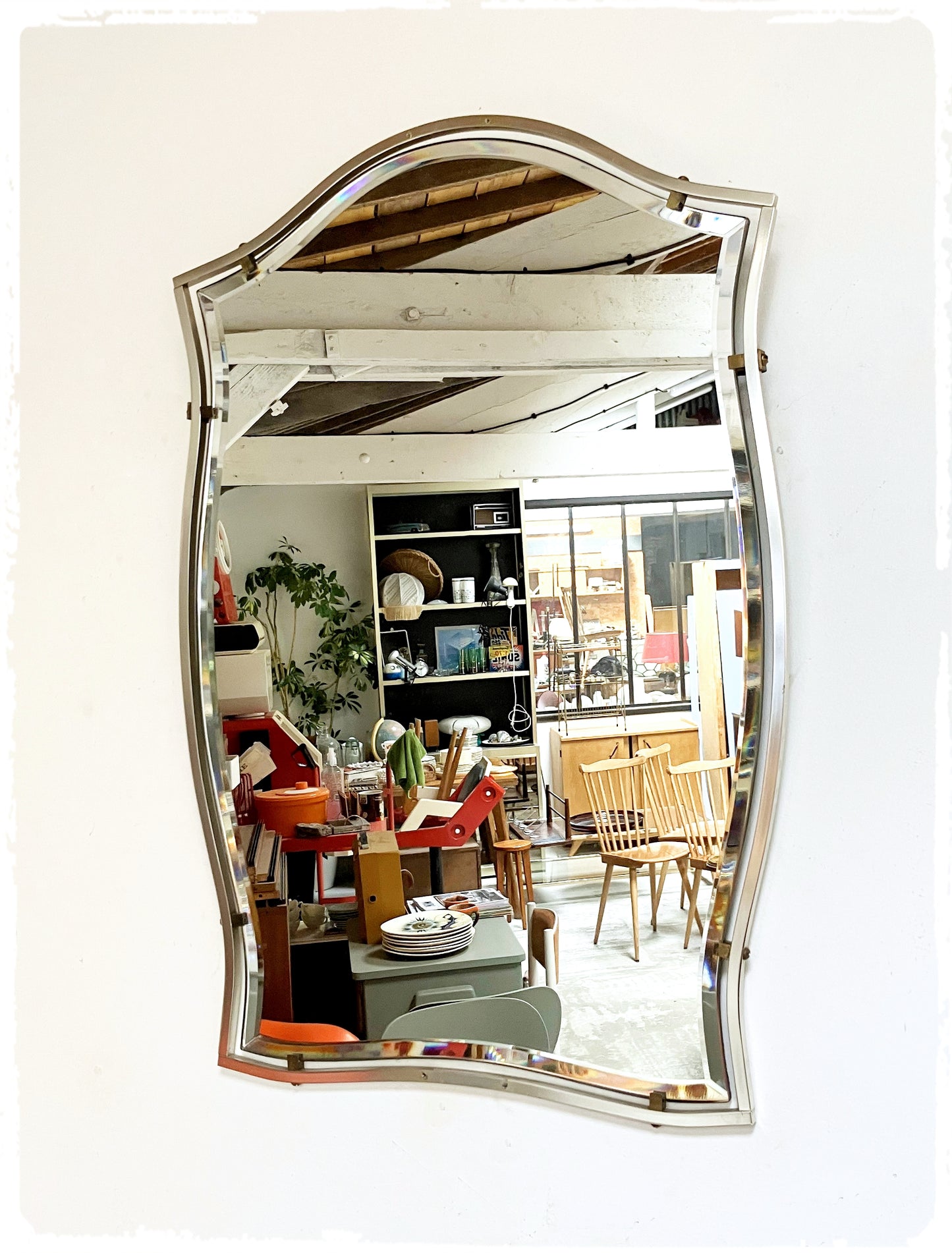 Miroir Biseauté Vintage Moderniste Forme Libre Blason Métal Argenté