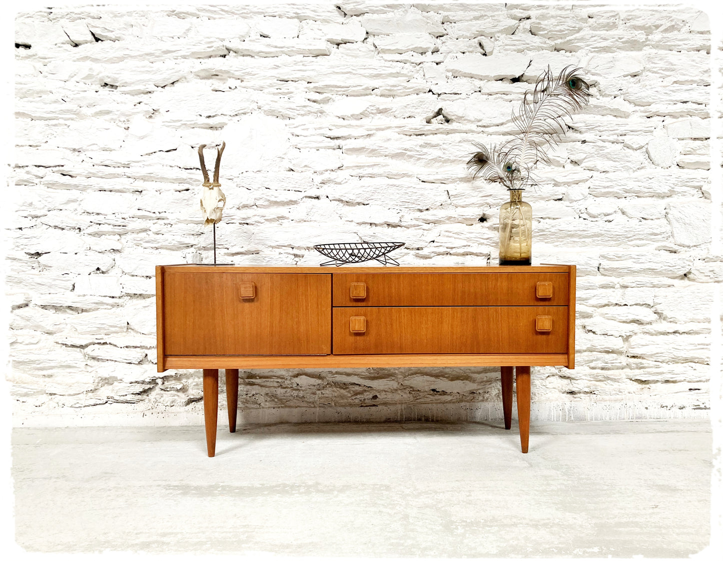 Petite Enfilade Basse Vintage Style Scandinave en Teck