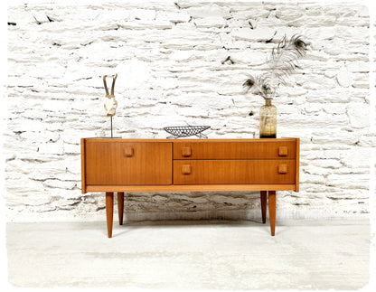 Petite Enfilade Basse Vintage Style Scandinave en Teck