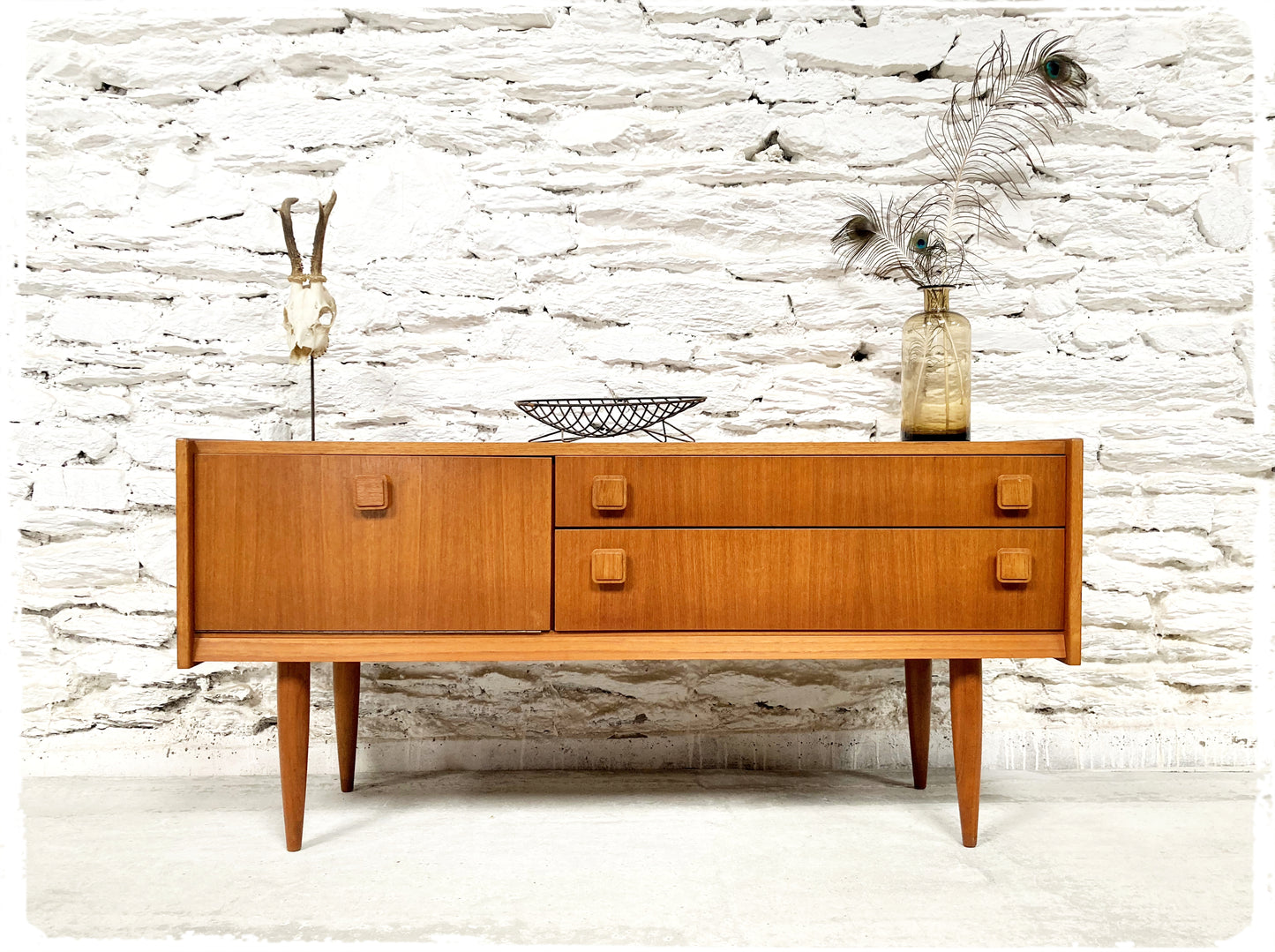 Petite Enfilade Basse Vintage Style Scandinave en Teck