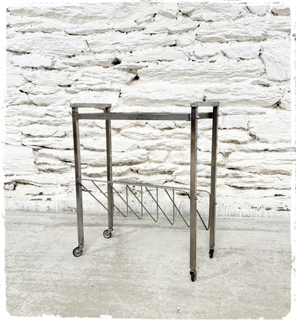 Porte Revues Bout de Canapé Vintage Années 70 Métal et Verre Fumé