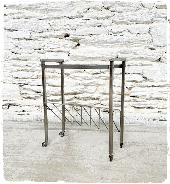 Porte Revues Bout de Canapé Vintage Années 70 Métal et Verre Fumé