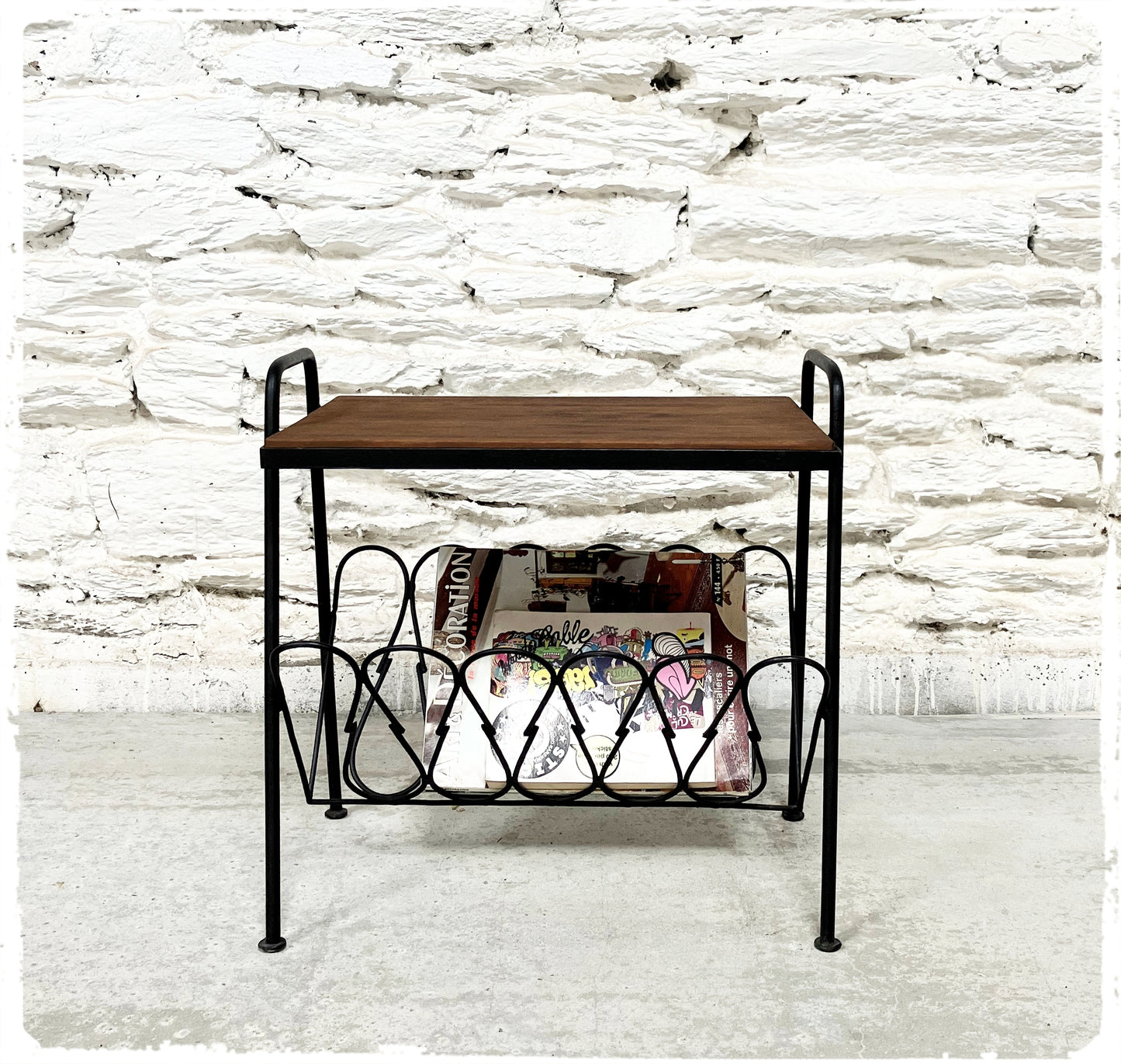 Porte Revues Bout de Canapé Vintage Moderniste