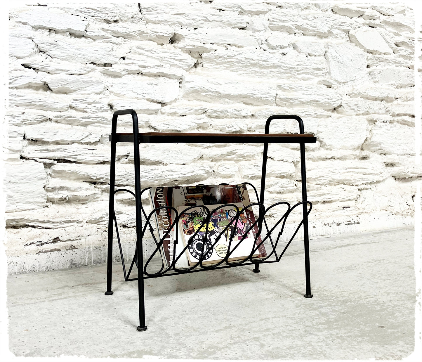 Porte Revues Bout de Canapé Vintage Moderniste